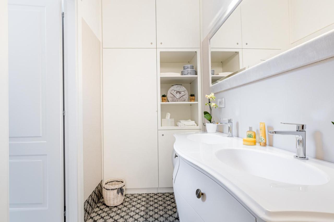Luxury Stars In Rome - Andromeda Apartment In Colosseum Luaran gambar